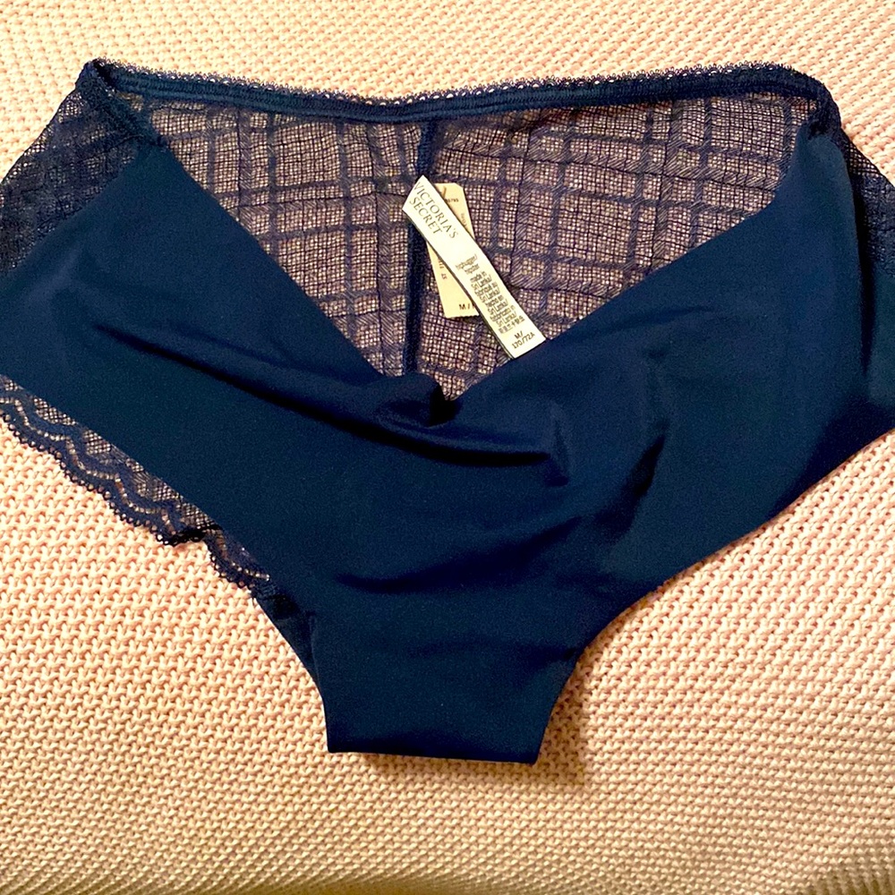 Victoria’s Secret lace back hip hugger in Medium